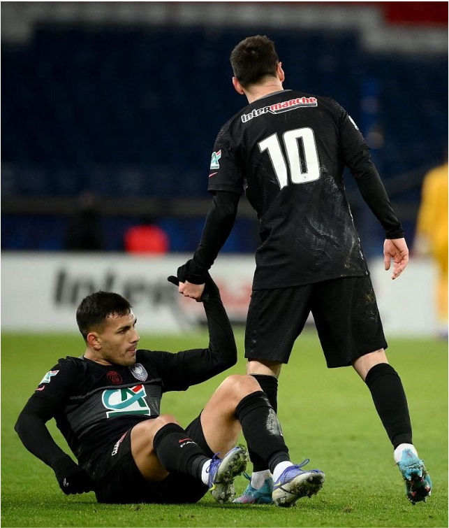 风云突变！尼斯今夜造点机会，法国杯版图或变，质疑声仍在，身体对抗强度拉满(世界风云突变)