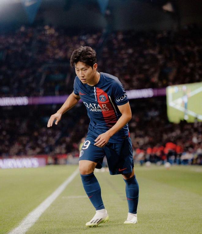 九游娱乐app口碑好-关于赛地聚焦——德甲今晨热度飙升；那不勒斯再遭质疑；球迷炸锅；心理建设被强调的信息